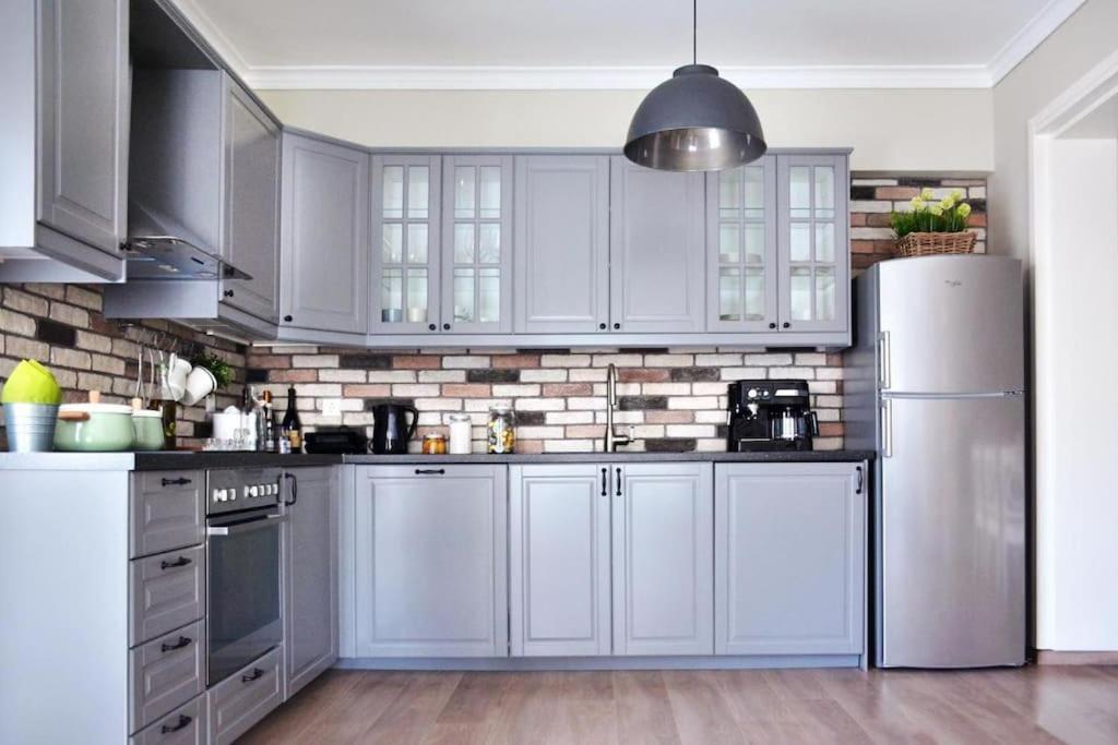 Near Acropolis, 3 Bedroom 2 Bathroom Big Beautiful Apt Atene Esterno foto